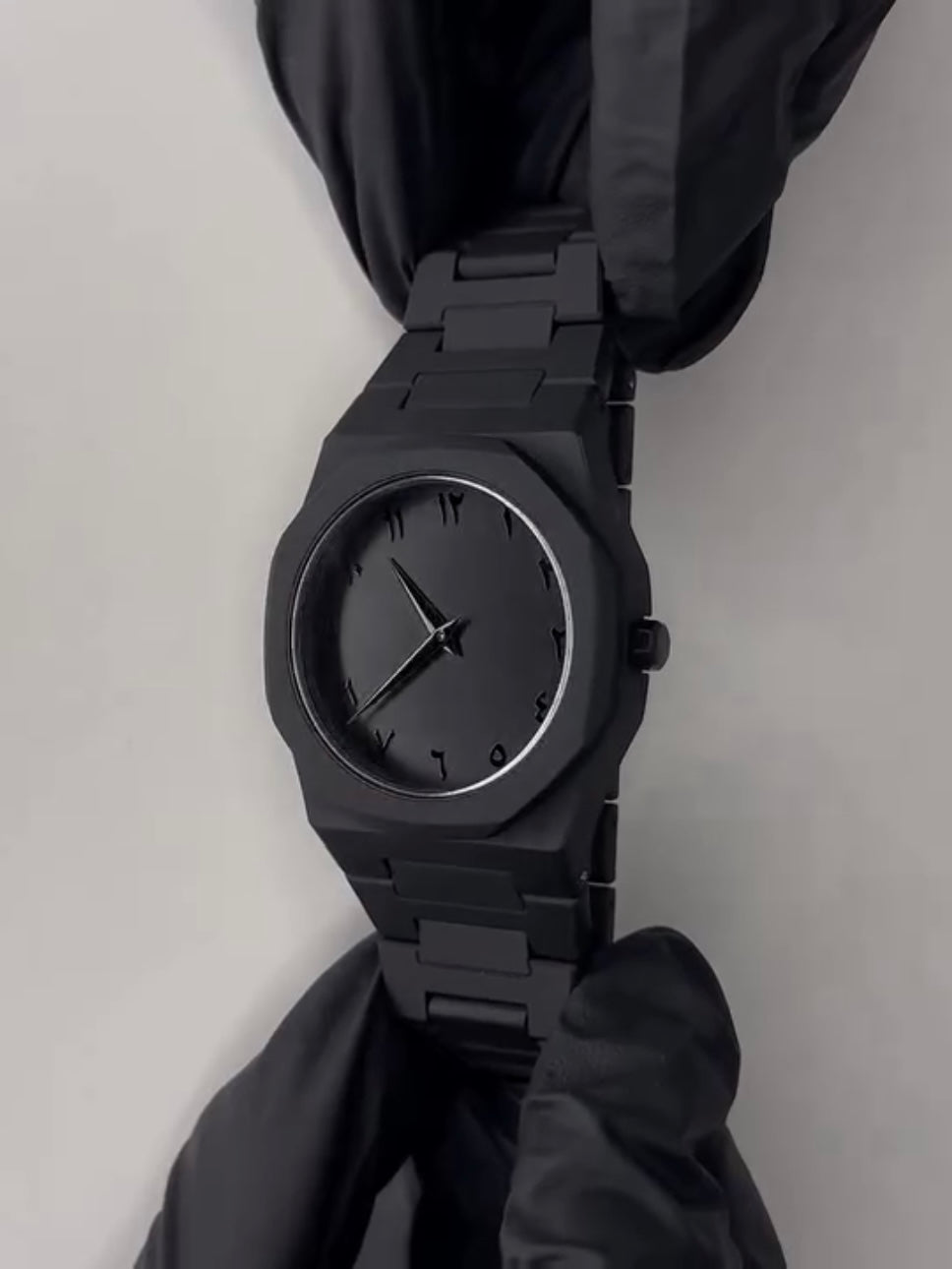Black Minimalist Aura Watch - Image 2