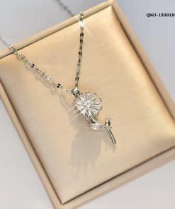 Flower Rotation Necklace
