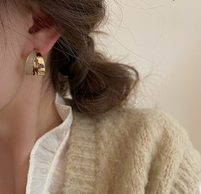 Dual Color Korean Earrings - Image 2