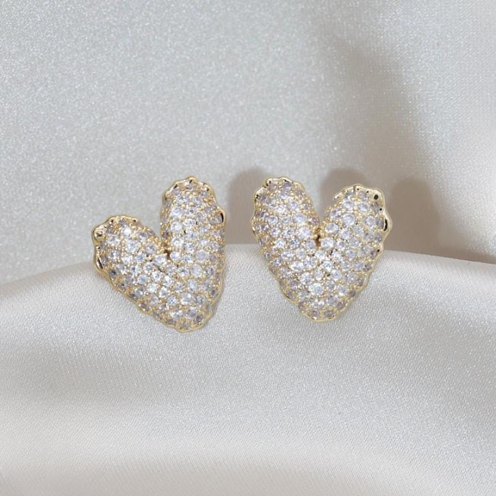 Zircon Heart Stud Earrings