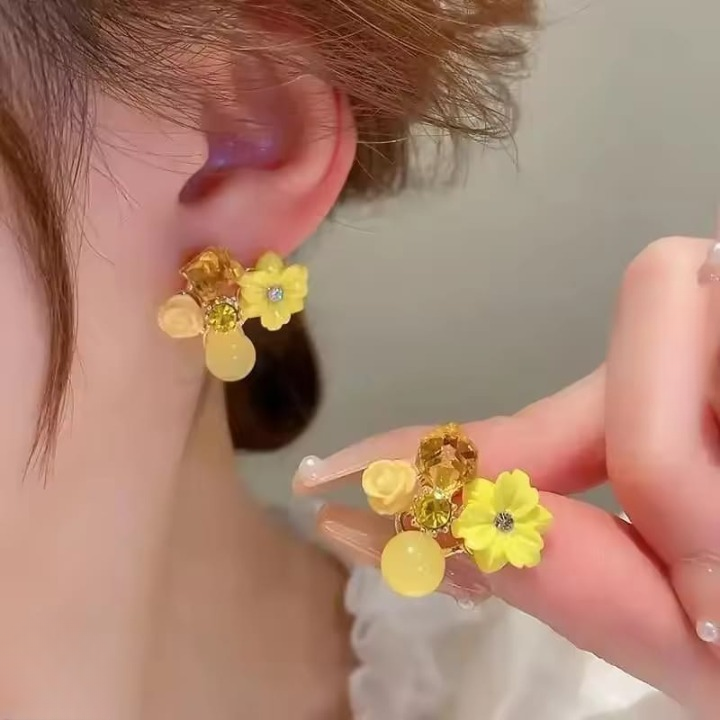 Black Flower Crystal Korean Earrings - Image 4