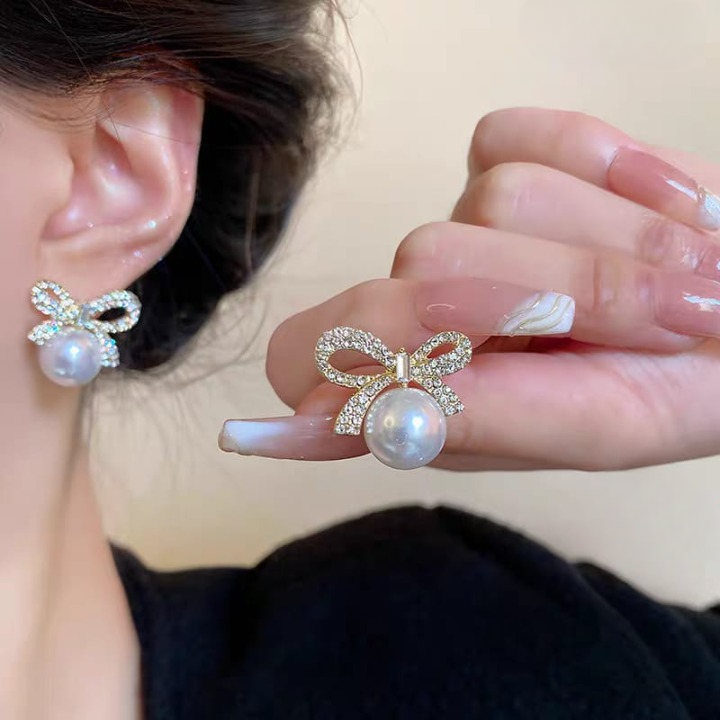 Bow Knot Pearl Earrings