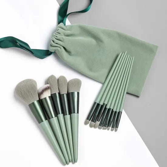 13-Piece Makeup Brush Set with Pouch - Image 4
